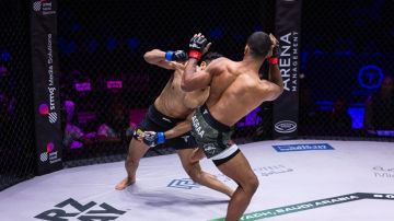 إثارة نصف النهائي تمهد لمواجهات نارية في نهائيات دوري المقاتلين المحترفين إثارة نصف النهائي تمهد لمواجهات نارية في نهائيات دوري المقاتلين المحترفين