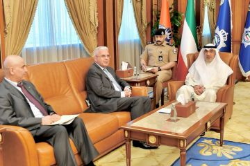 اليوسف يبحث وسفير فلسطين سبل تطوير أطر التنسيق القائم اليوسف يبحث وسفير فلسطين سبل تطوير أطر التنسيق القائم