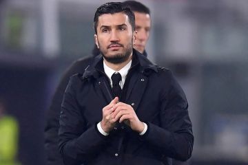 شاهين مدرباً لباشاك شهير شاهين مدرباً لباشاك شهير