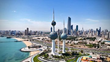 لفتة لطيفة من ولي العهد الكويتي تجاه فنانة شهيرة خلال رحلة علاجها في لندن تثير تفاعلا كبيرا (صورة)