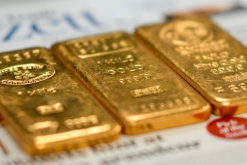 الذهب يرتفع وسط إقبال على الملاذ الآمن وترقب بيانات أميركية الذهب يرتفع وسط إقبال على الملاذ الآمن وترقب بيانات أميركية