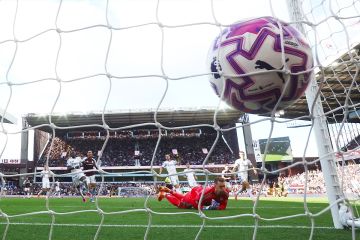 بعد 5 جولات.. أستون فيلا يتذوق طعم الانتصار الأول بثلاثية أمام فولهام بعد 5 جولات.. أستون فيلا يتذوق طعم الانتصار الأول بثلاثية أمام فولهام