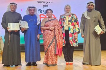 تكريم 4 كويتيين في فيشوا هندي ديفاس 