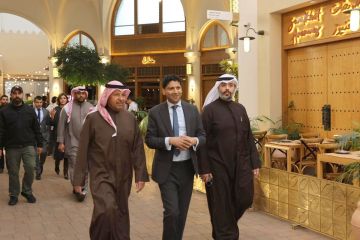 الناصر بحث تعزيز العلاقات مع السفير البريطاني