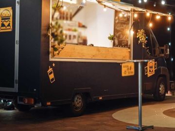  التجارة تخاطب البلدية : إزالة أي عربات طعام خارج المواقع الـ9 المحددة