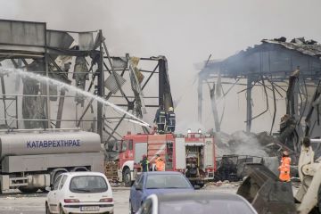  فيولانتا يحرق 3 موظفات