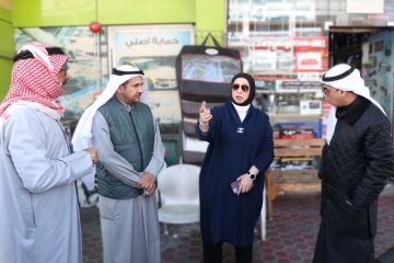 القوى العاملة تكثف رقابتها الميدانية بحملة تفتيشية في الشويخ الصناعية القوى العاملة تكثف رقابتها الميدانية بحملة تفتيشية في الشويخ الصناعية