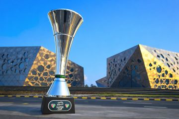 اتحاد كرة القدم يكشف عن كأس السوبر بحلته الجديدة