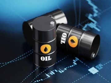  فيتش : سوق النفط سيظل يعاني فائض المعروض