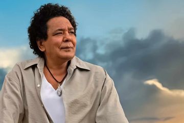 محمد منير يعتذر لجمهوره عن تأجيل حفل دبي