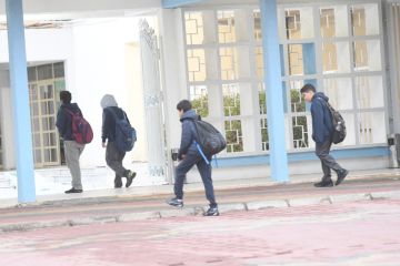 نصف مليون طالب ينتظمون بمقاعد الدراسة اليوم