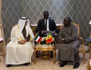 المخيزيم يلتقي وزير المالية السنغالي لبحث تطوير العلاقات الثنائية