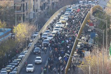 مقتل شرطي إيراني طعنا خلال اضطرابات قرب طهران