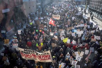 أحداث مينيابوليس: ترامب يتراجع جزئيا وكلينتون وأوباما يدعوان إلى صحوة 