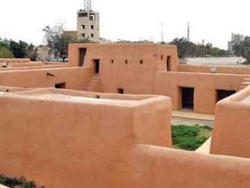 البلدية تدعو الشركات لإعداد الدارسة الاستشارية لقرية القصر الأحمر