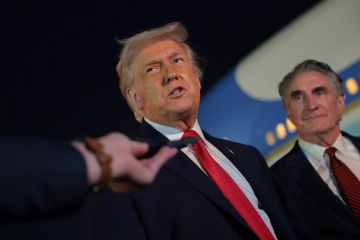 ترامب يهدد بفرض رسوم جمركية بنسبة 200 على النبيذ والشمبانيا الفرنسية ترامب يهدد بفرض رسوم جمركية بنسبة 200 على النبيذ والشمبانيا الفرنسية