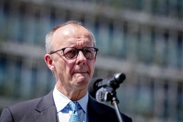 المستشار الألماني: النظام الإيراني يعيش أيامه وأسابيعه الأخيرة المستشار الألماني: النظام الإيراني يعيش أيامه وأسابيعه الأخيرة