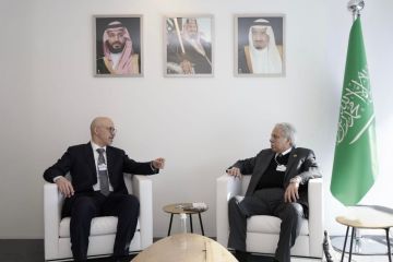 وزير التجارة بحث سبل تعزيز التعاون التجاري مع نظيره السعودي وزير التجارة بحث سبل تعزيز التعاون التجاري مع نظيره السعودي