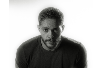 حمد الويباري يفوز بجائزة أفضل صانع محتوى ضمن جائزة الكويت للإعلام شراع 