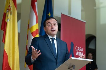 إسبانيا تحث الاتحاد الأوروبي على تشكيل جيش مشترك إسبانيا تحث الاتحاد الأوروبي على تشكيل جيش مشترك