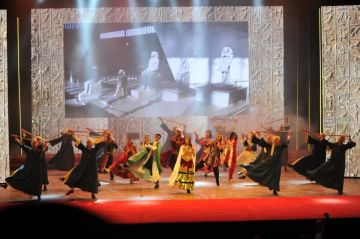 عروض استعراضية في افتتاح مهرجان المسرح العربي