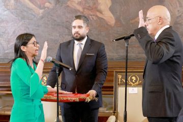 الاستخبارات الأميركية: حلفاء مادورو الأنسب للحكم