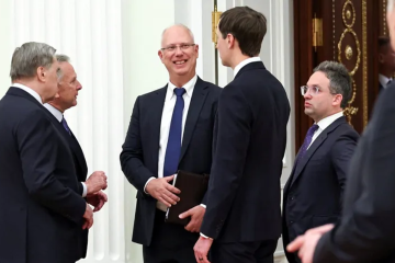 بدء المحادثات بين روسيا وأوكرانيا والولايات المتحدة في أبوظبي