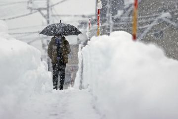 الثلوج تغلق أجواء شمال اليابان