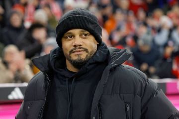 كومباني يشيد بالفوز الكاسح على فولفسبورغ