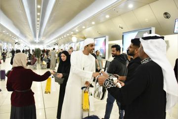 الداخلية تطلق من الدار إلى الدار لاستقبال الأشقاء الإماراتيين القادمين عبر المطار الداخلية تطلق من الدار إلى الدار لاستقبال الأشقاء الإماراتيين القادمين عبر المطار