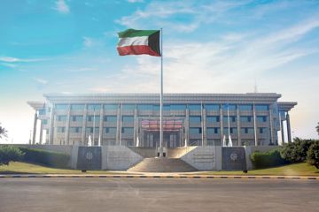 ضبط 12 مقيما عربيا وآسيويا يديرون مصنعا مخالفا لإنتاج مواد غذائية للأطفال ضبط 12 مقيما عربيا وآسيويا يديرون مصنعا مخالفا لإنتاج مواد غذائية للأطفال