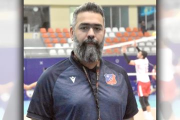  طائرة الأبيض تعود من معسكر تركيا