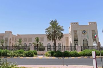 الخارجية تهيب بالمواطنين المتواجدين في طهران تجنب التواجد بالقرب من التجمعات أو التظاهرات الخارجية تهيب بالمواطنين المتواجدين في طهران تجنب التواجد بالقرب من التجمعات أو التظاهرات