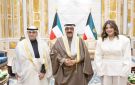 سمو الأمير يستقبل وزير البلدية والمديرة العامة لبلدية الكويت