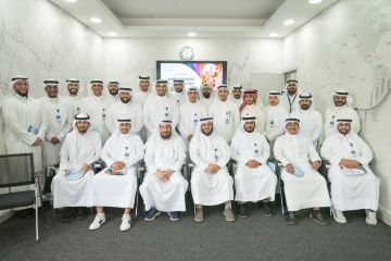 النجاة الخيرية تفتح أبواب القيادة أمام 23 شابا من موظفيها الكويتيين الجدد النجاة الخيرية تفتح أبواب القيادة أمام 23 شابا من موظفيها الكويتيين الجدد
