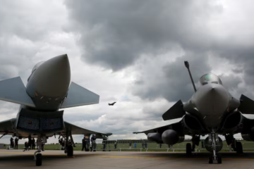 للمرة الأولى.. فرنسا وبريطانيا تجريان تدريبا مشتركا يحاكي ضربة جوية نووية للمرة الأولى.. فرنسا وبريطانيا تجريان تدريبا مشتركا يحاكي ضربة جوية نووية