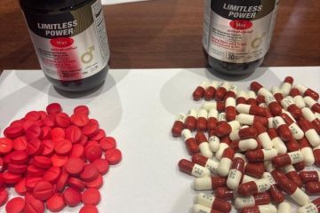 ضبط مسافر حاول تهريب لاريكا وترامادول داخل علب مكملات غذائية ضبط مسافر حاول تهريب لاريكا وترامادول داخل علب مكملات غذائية