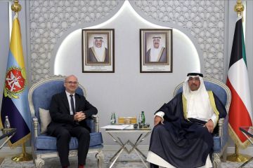 وزير الدفاع يبحث مع السفير الفرنسي موضوعات مشتركة وزير الدفاع يبحث مع السفير الفرنسي موضوعات مشتركة