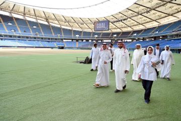 وفد الاتحاد السعودي يتفقد المنشآت المخصصة لـ «كأس السوبر السعودي» في الكويت