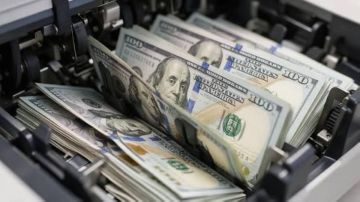 الدولار يهبط بعد تثبيت البنك المركزي الأمريكي أسعار الفائدة الدولار يهبط بعد تثبيت البنك المركزي الأمريكي أسعار الفائدة
