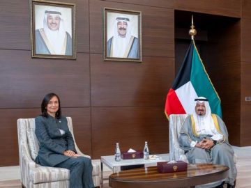سمو رئيس الوزراء يستقبل ممثلة الأمم المتحدة لتنفيذ قرار مجلس الأمن رقم 2792 سمو رئيس الوزراء يستقبل ممثلة الأمم المتحدة لتنفيذ قرار مجلس الأمن رقم 2792