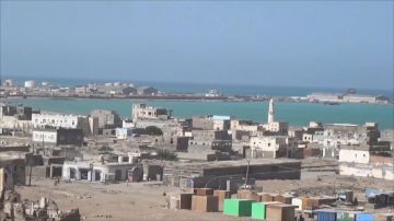 القوات المسلحة اليمنية تعلن السيطرة على مدينة المخا القوات المسلحة اليمنية تعلن السيطرة على مدينة المخا