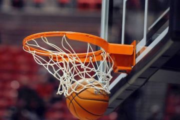 الصليبيخات يفتتح البطولة العربية لكرة السلة بفوز ثمين على شعب حضرموت اليمني 77 - 76 الصليبيخات يفتتح البطولة العربية لكرة السلة بفوز ثمين على شعب حضرموت اليمني 77 - 76