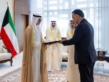 وزير الخارجية يتسلم نسخة من أوراق اعتماد سفير العراق الجديد لدى الكويت وزير الخارجية يتسلم نسخة من أوراق اعتماد سفير العراق الجديد لدى الكويت