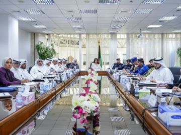 المشعان: رفع الجاهزية والتنسيق لضمان سرعة التعامل مع تجمعات المياه في موسم الأمطار المشعان: رفع الجاهزية والتنسيق لضمان سرعة التعامل مع تجمعات المياه في موسم الأمطار