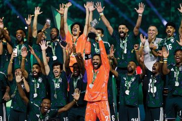 وزير الرياضة السعودي: كأس الخليج إنجاز مستحق... والتحدي الآسيوي كبير وزير الرياضة السعودي: كأس الخليج إنجاز مستحق... والتحدي الآسيوي كبير