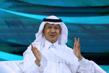 وزير الطاقة السعودي: 5.8 مليون برميل نفط تمر عبر خط شرق - غرب حاليا وزير الطاقة السعودي: 5.8 مليون برميل نفط تمر عبر خط شرق - غرب حاليا