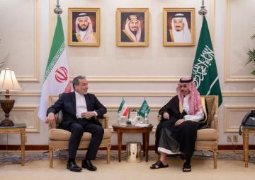 بن فرحان وعراقجي يبحثان هاتفيا التصعيد الأخير بالمنطقة