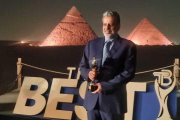 ماضي الخميس أفضل شخصية إعلامية عربية في حفل الأفضل بمصر ماضي الخميس أفضل شخصية إعلامية عربية في حفل الأفضل بمصر