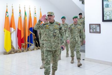 وكيل الحرس الوطني يزور قيادة الإسناد للاطلاع على سير العمل وكيل الحرس الوطني يزور قيادة الإسناد للاطلاع على سير العمل